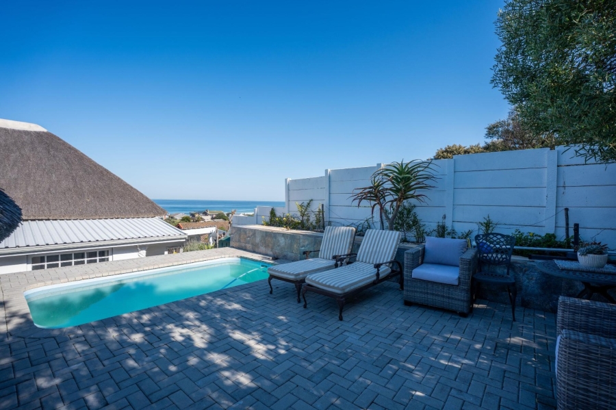 4 Bedroom Property for Sale in Cannon Rocks Eastern Cape